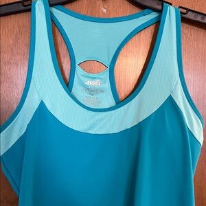 EUC Avia Teal Racerback Tank Top with Built in bra Size Large